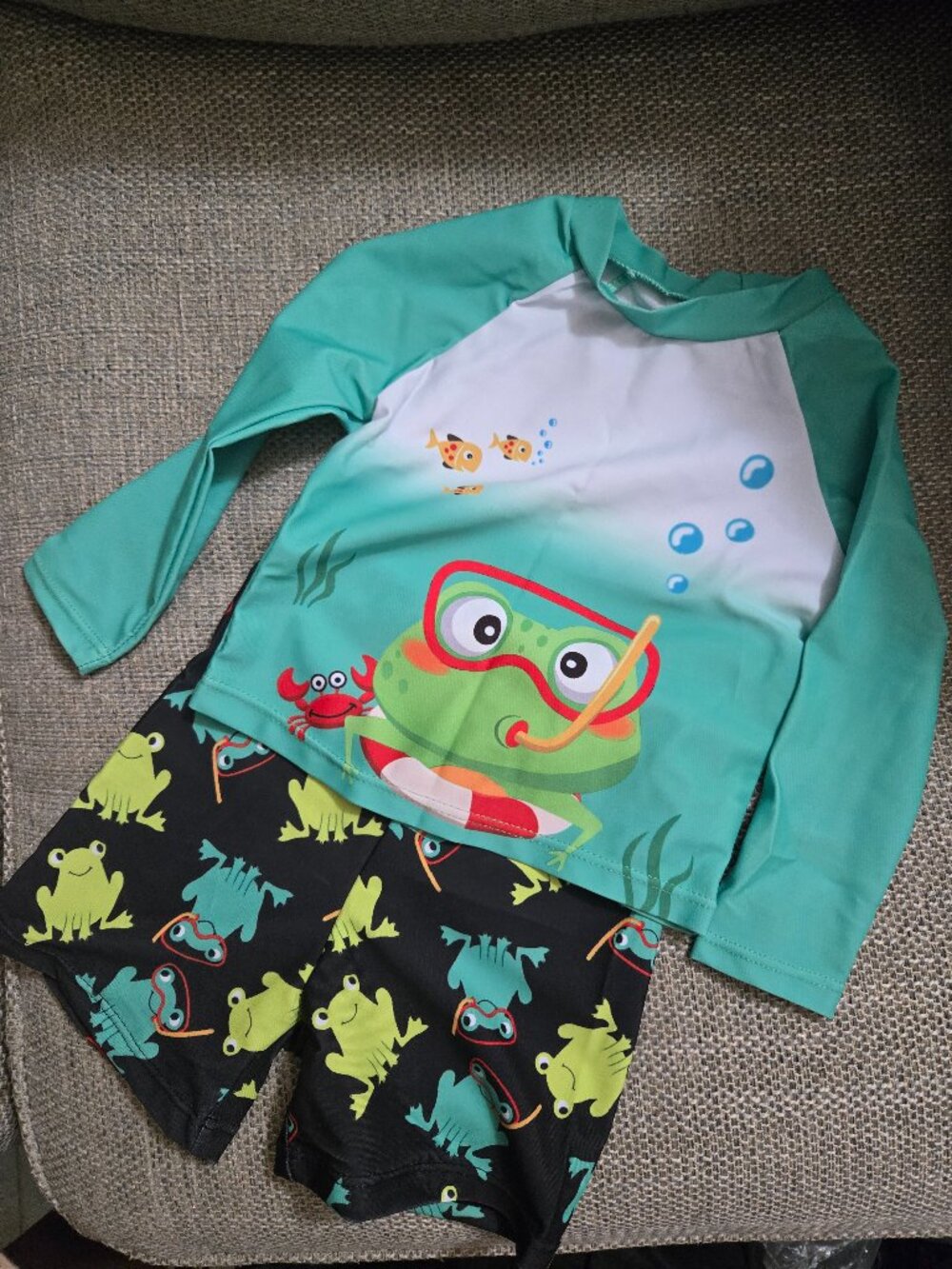 Boy's swim set